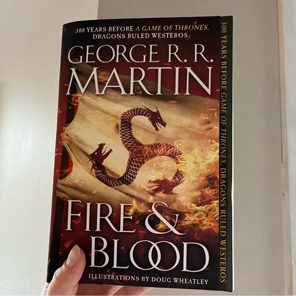 📚 4/25$📚 Fire and Blood Book by George R. R. Martin - Picture 1 of 6